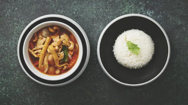 Phat gai met himapham fra Leo's Wok